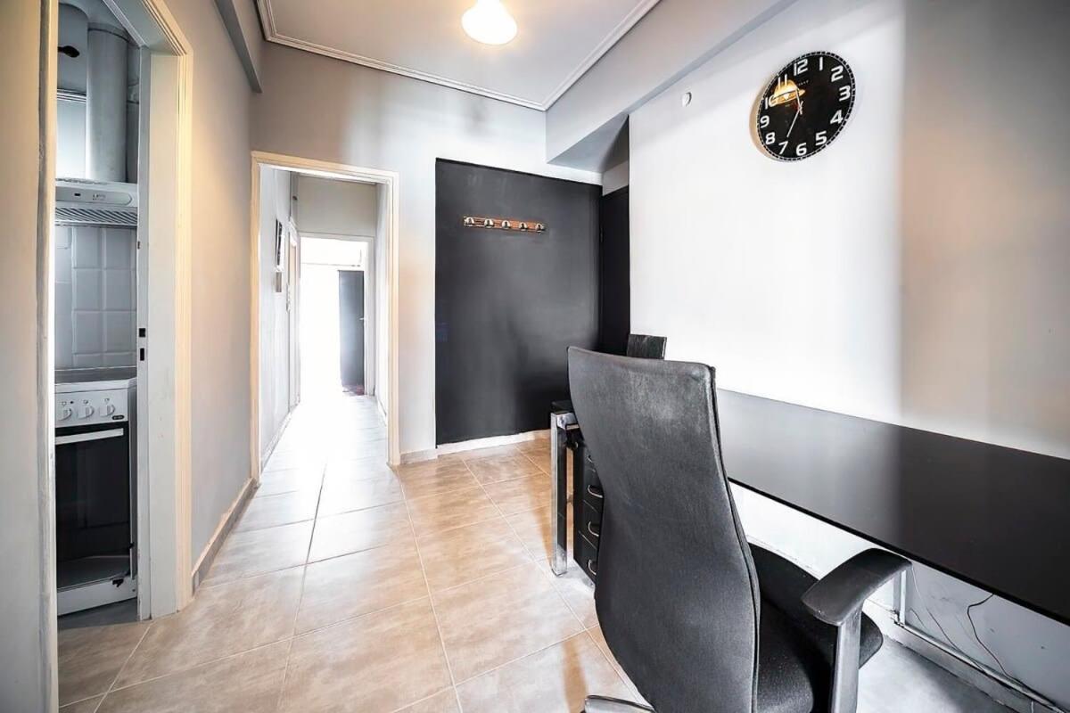 Topfloor Central Apt With Urban Views,3' To Metro เอเธนส์ ภายนอก รูปภาพ